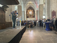 903607 Afbeelding van Bart Rutten, directeur van het Centraal Museum, tijdens zijn toespraak bij de opening van de ...